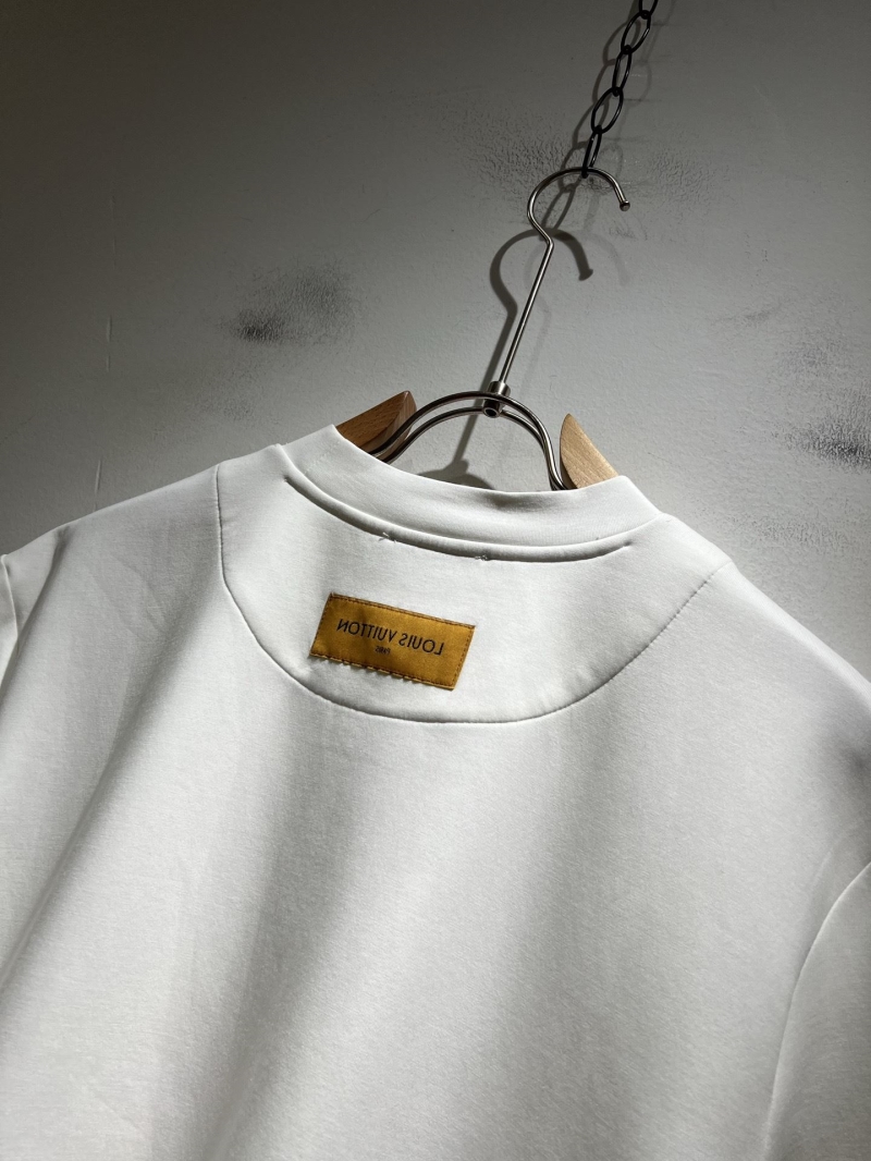 l0vis Vvtt0n t-shirt